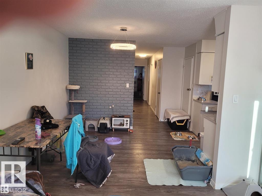 11616 152 AV NW