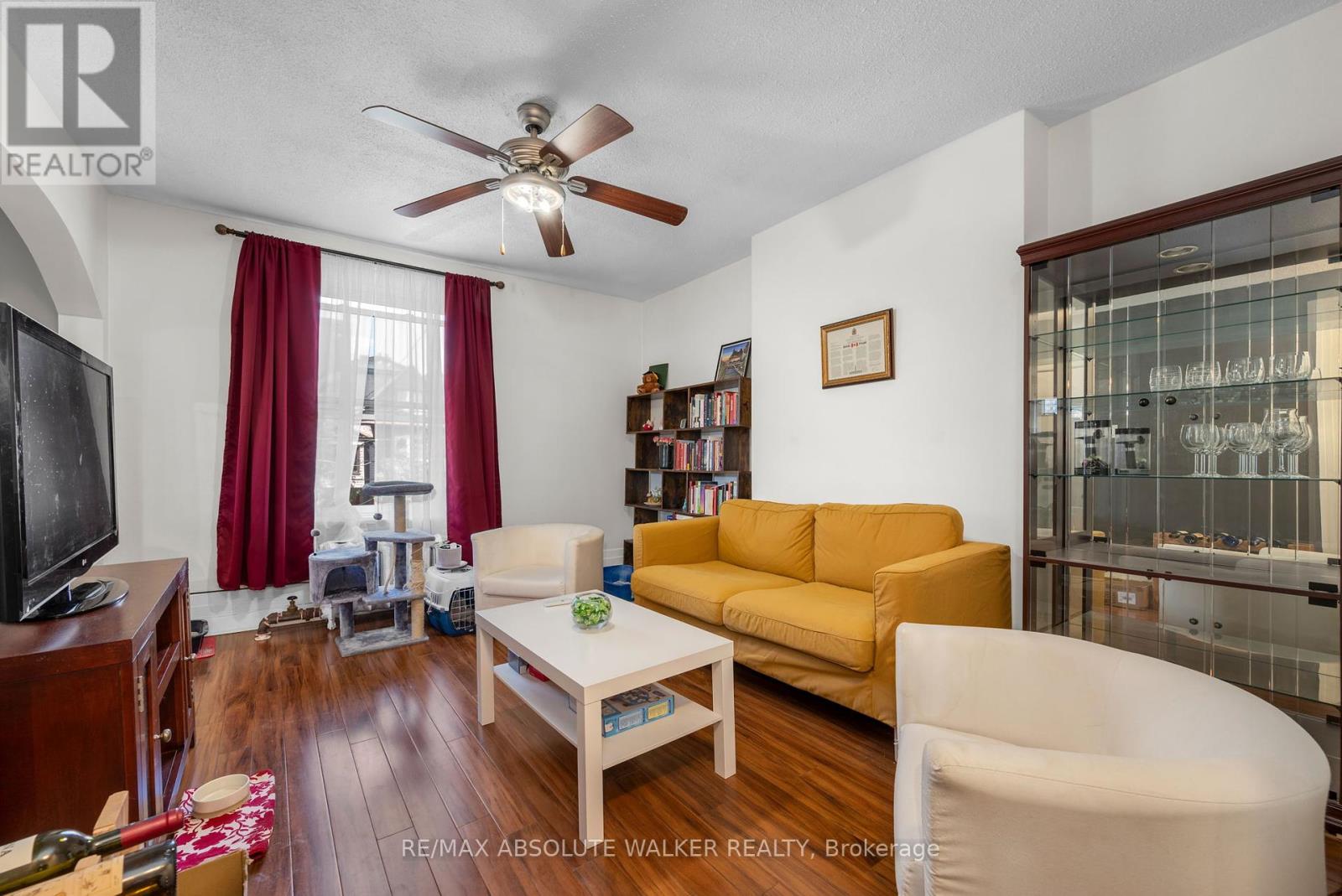 B - 104 GILMOUR STREET
