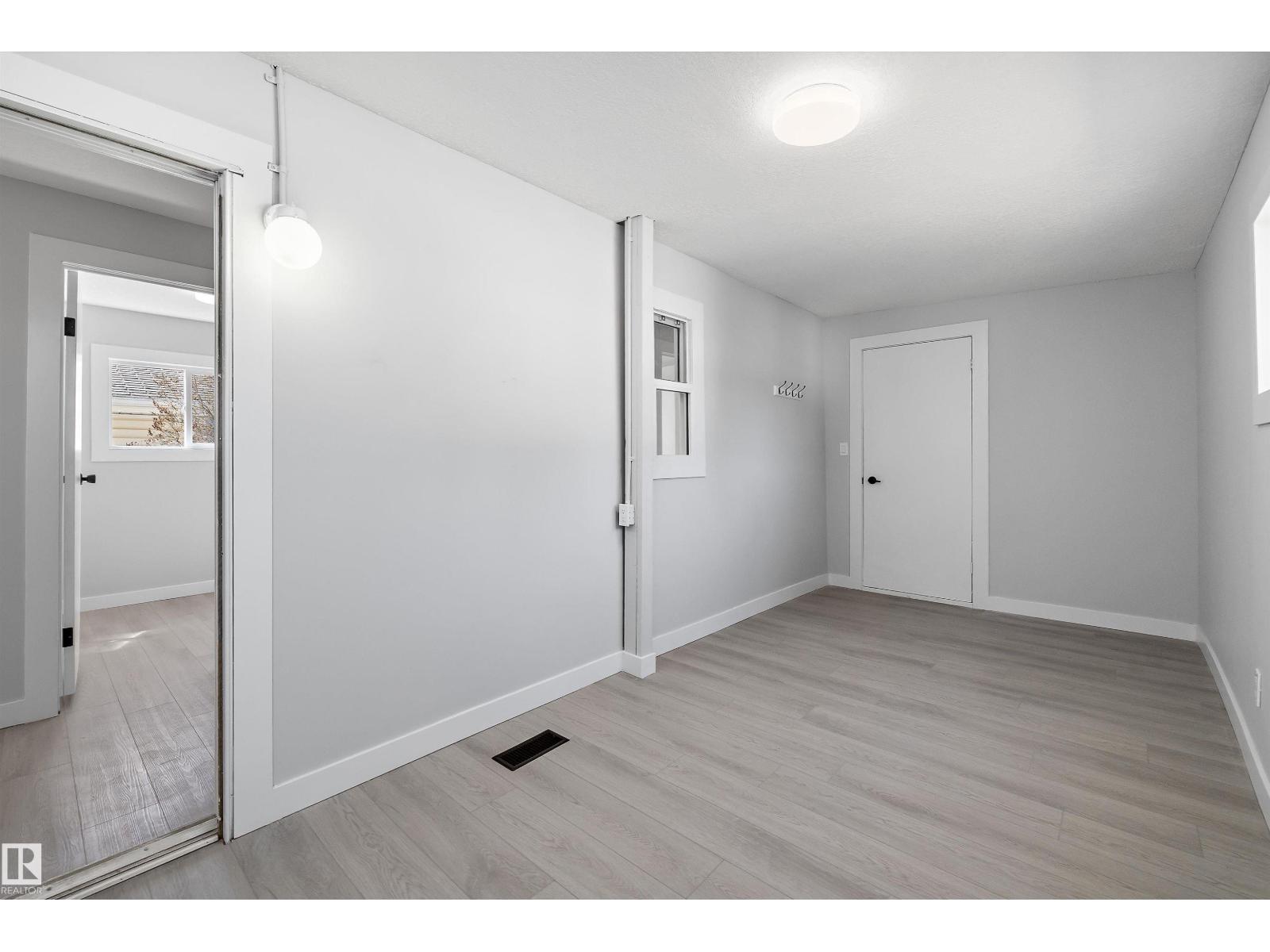 44 Rim RD NW