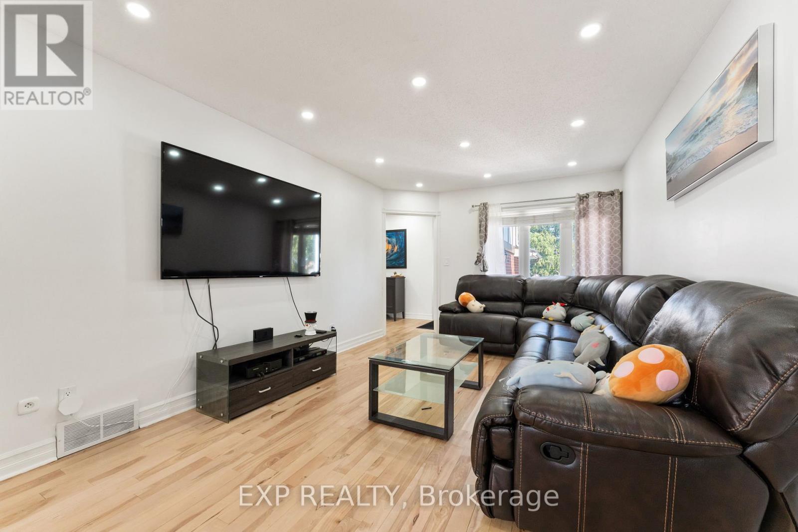 1762 SUNVIEW DRIVE