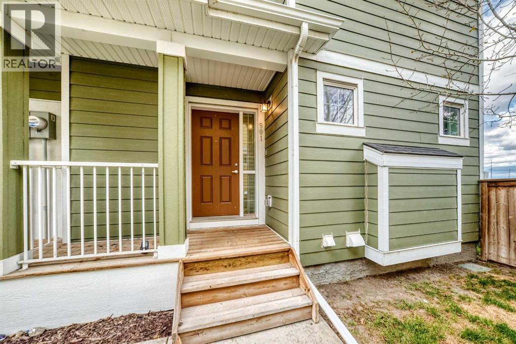 901, 2400 Ravenswood View SE