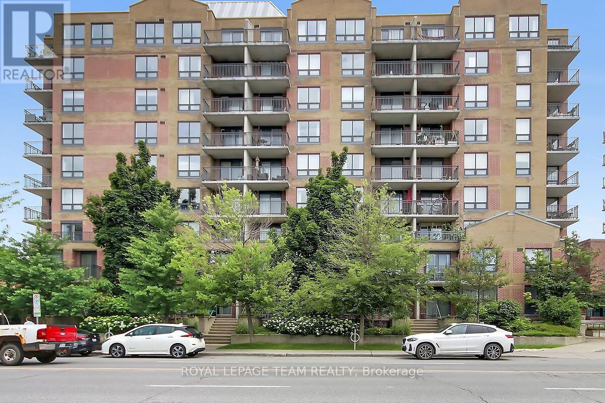 608 - 35 HOLLAND AVENUE