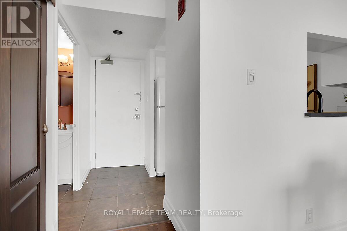 608 - 35 HOLLAND AVENUE
