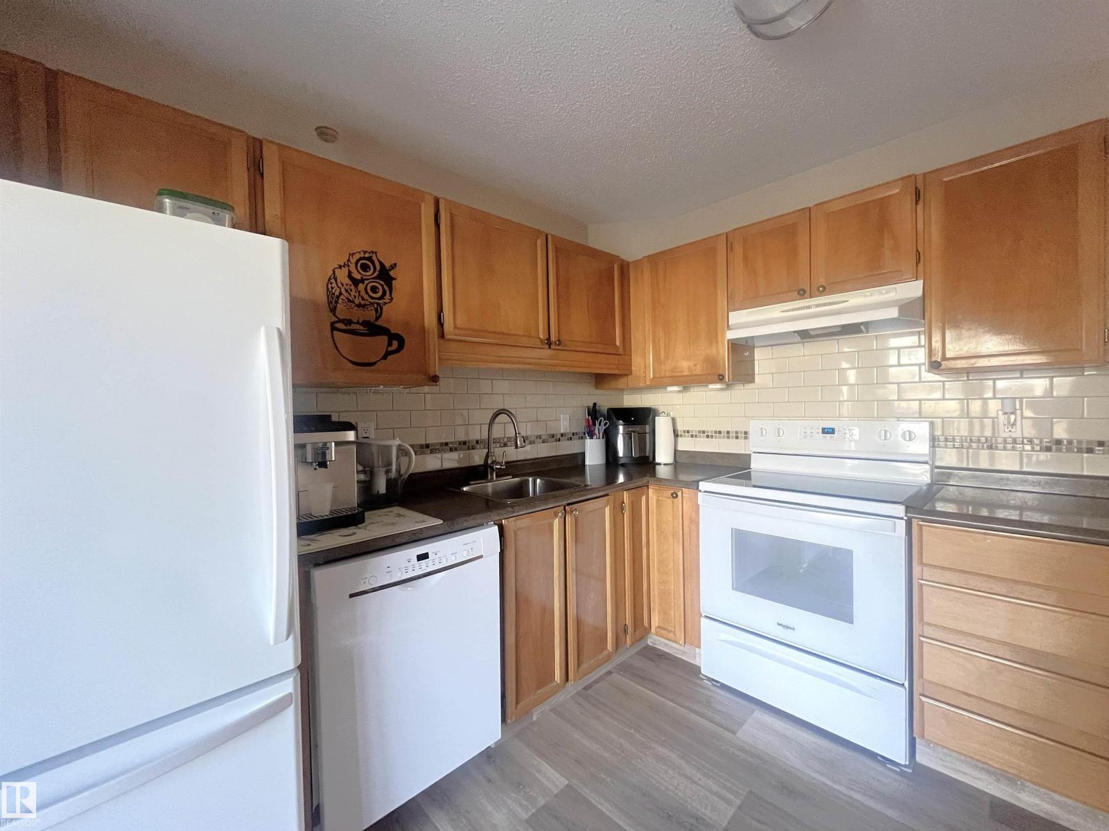 18160 96 AV NW