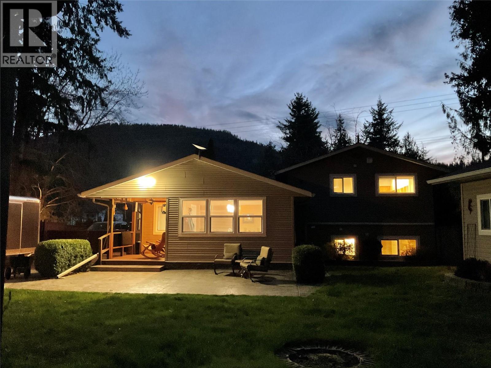 705 Shuswap Avenue