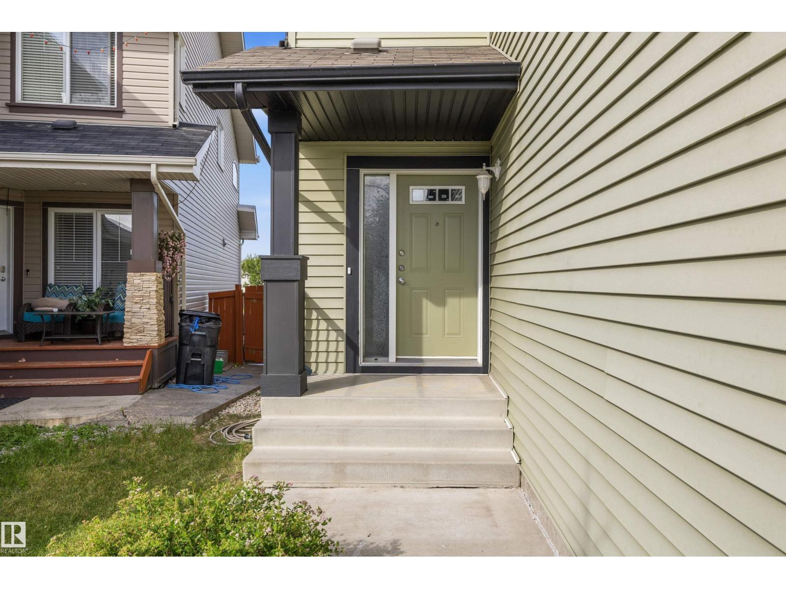4020 166 AV NW