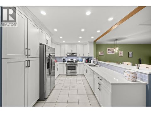 19607 SOMERSET DRIVE Pitt Meadows BC V3Y2L4