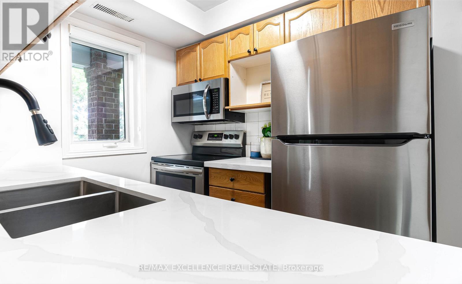 230 - 101 BRISTOL ROAD E