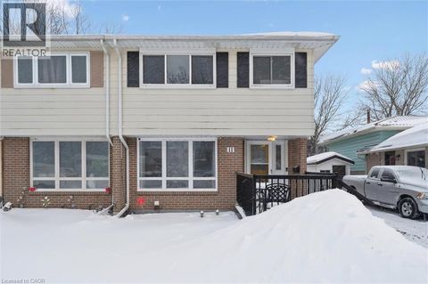 11 INGLESIDE Drive Kitchener ON N2M2G7