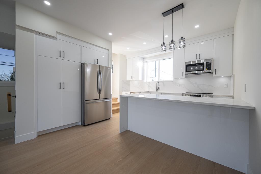 D 7533 WREN STREET