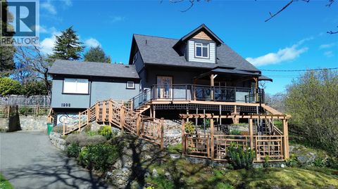 1298 Astoria St Saanich BC V8P1W1