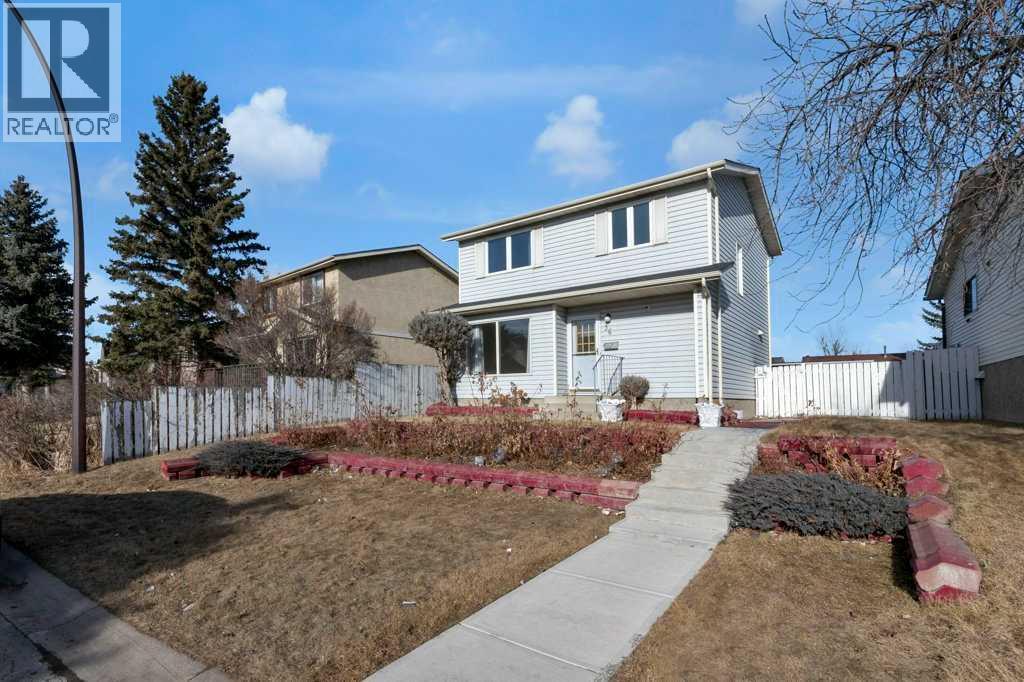 36 Castlebrook Way NE