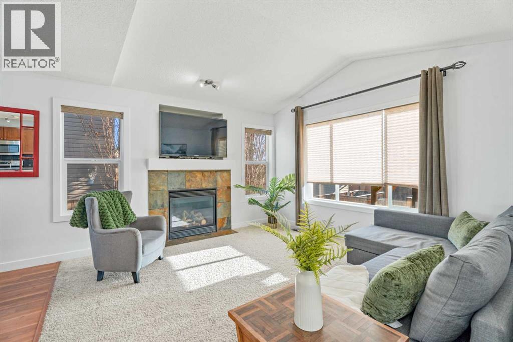 303 Drake Landing Close