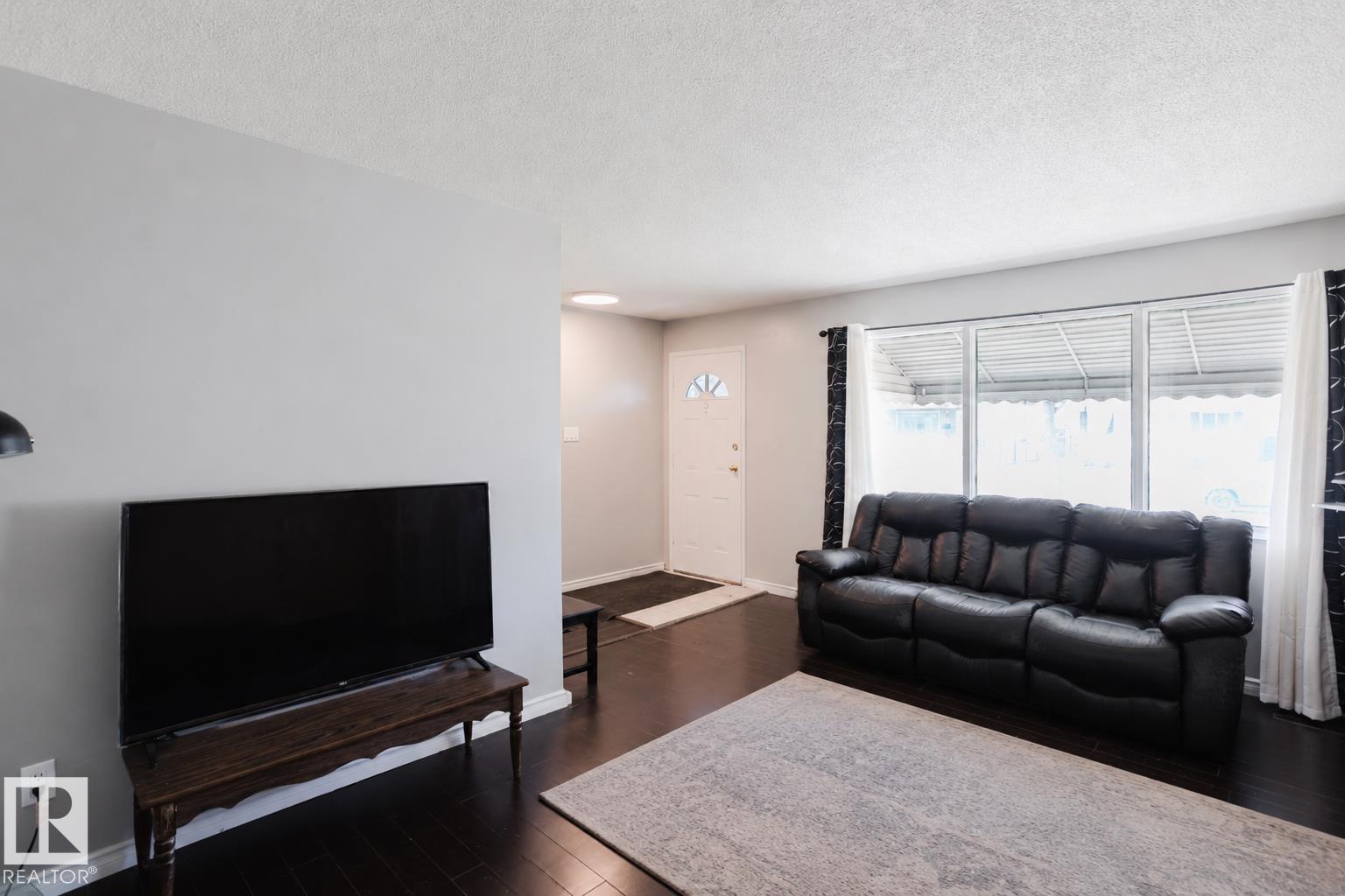10325 152 ST NW