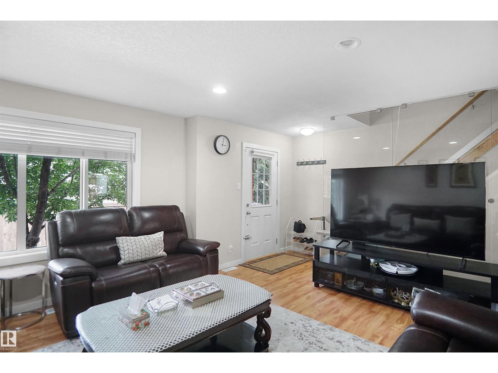 #13 9515 160 AV NW