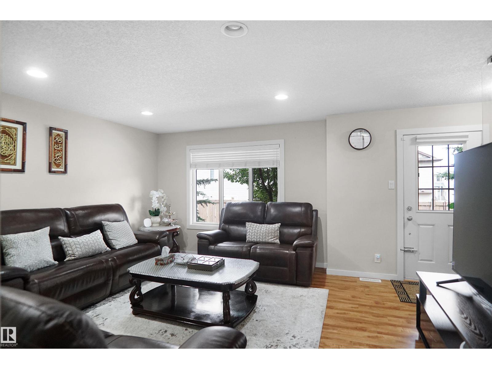 #13 9515 160 AV NW