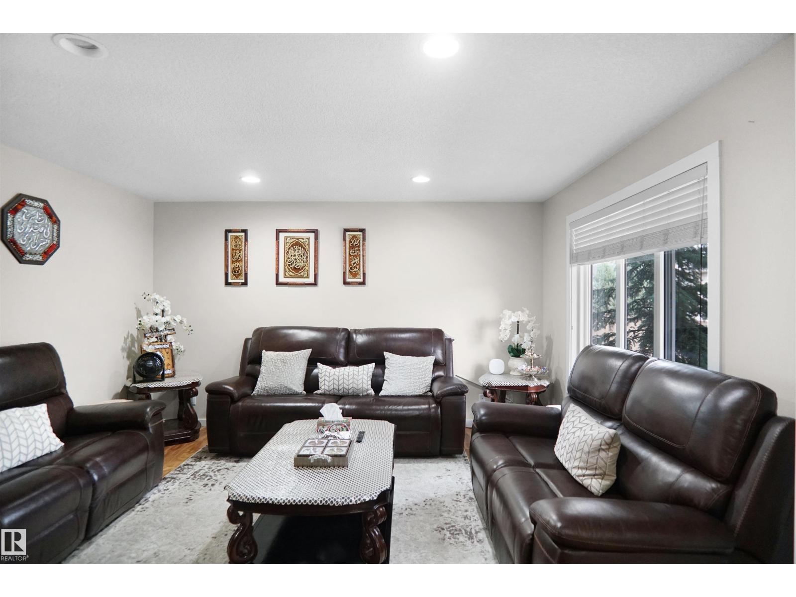 #13 9515 160 AV NW