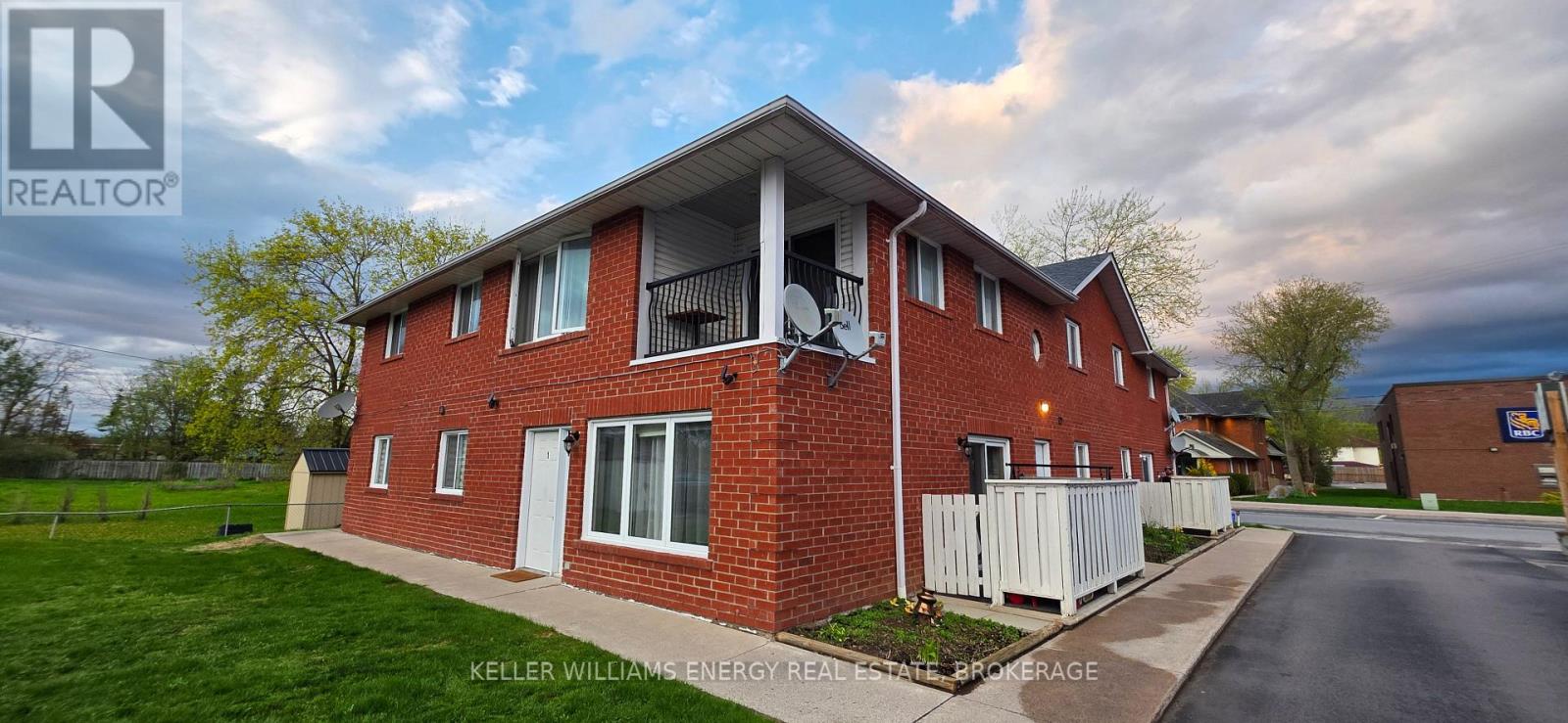 20 DOXSEE AVENUE N