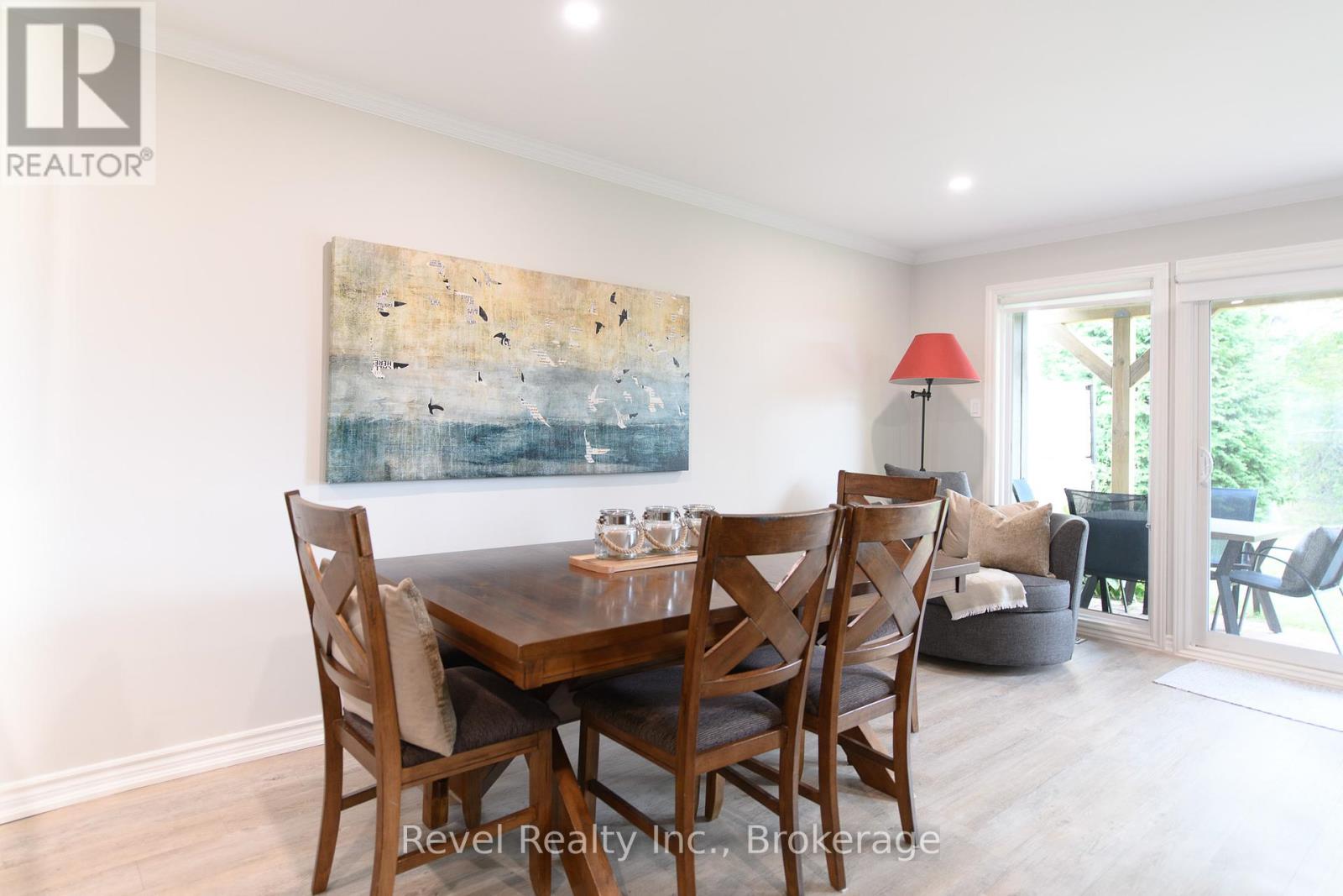58 - 145 FAIRWAY CRESCENT
