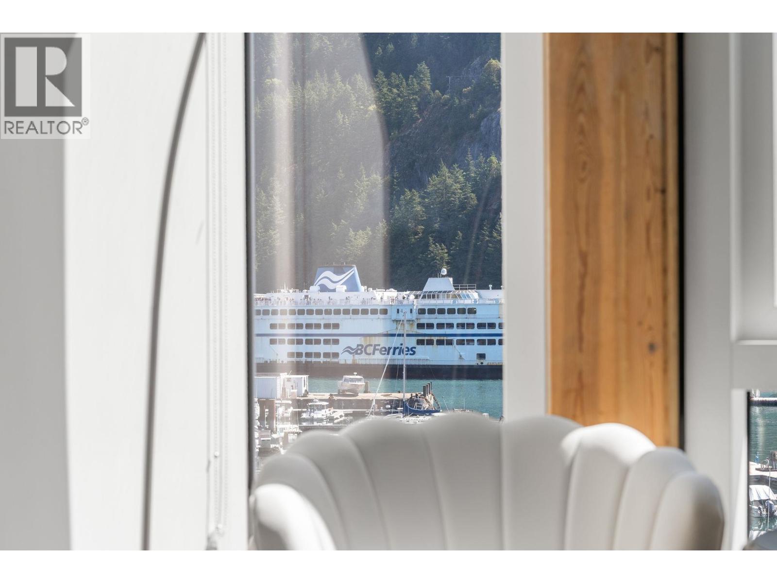 309 6707 NELSON AVENUE