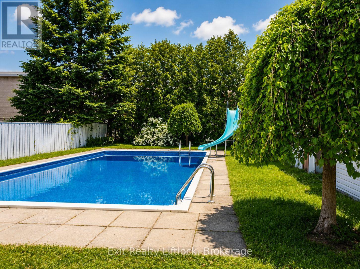 644 HAWLEY STREET - Photo 2