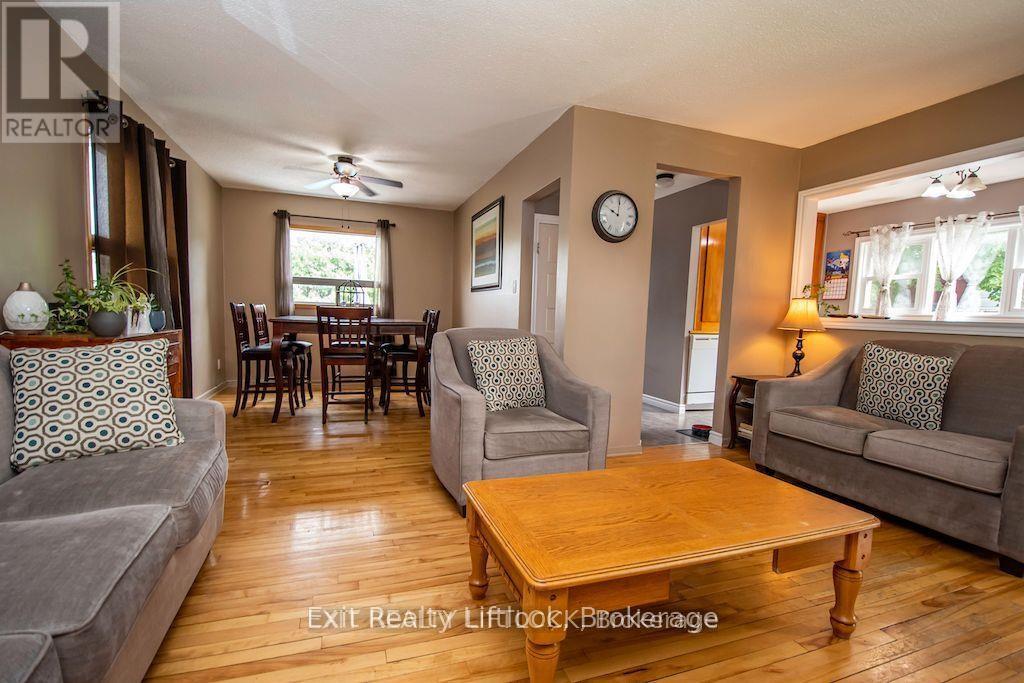 644 HAWLEY STREET - Photo 3