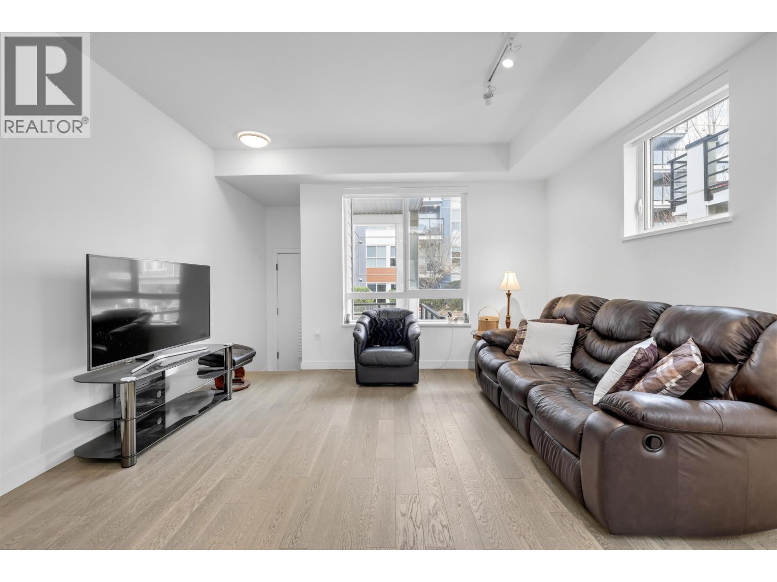 80 10199 RIVER DRIVE