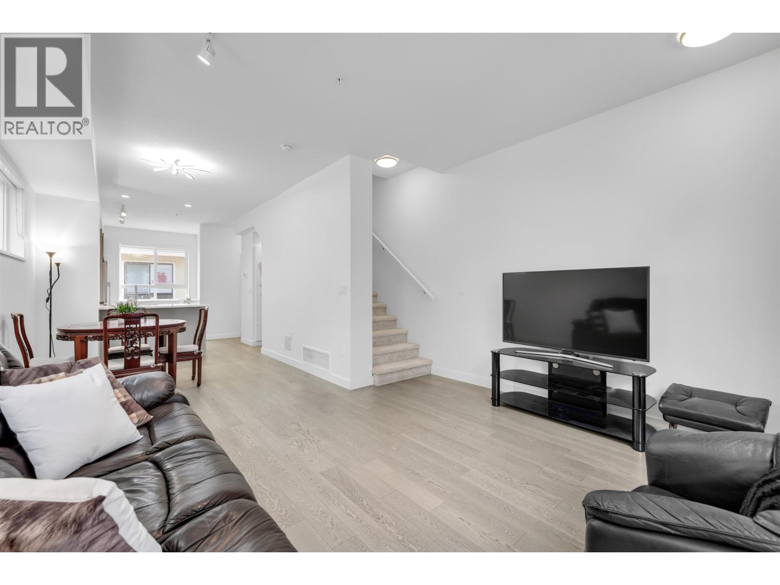 80 10199 RIVER DRIVE