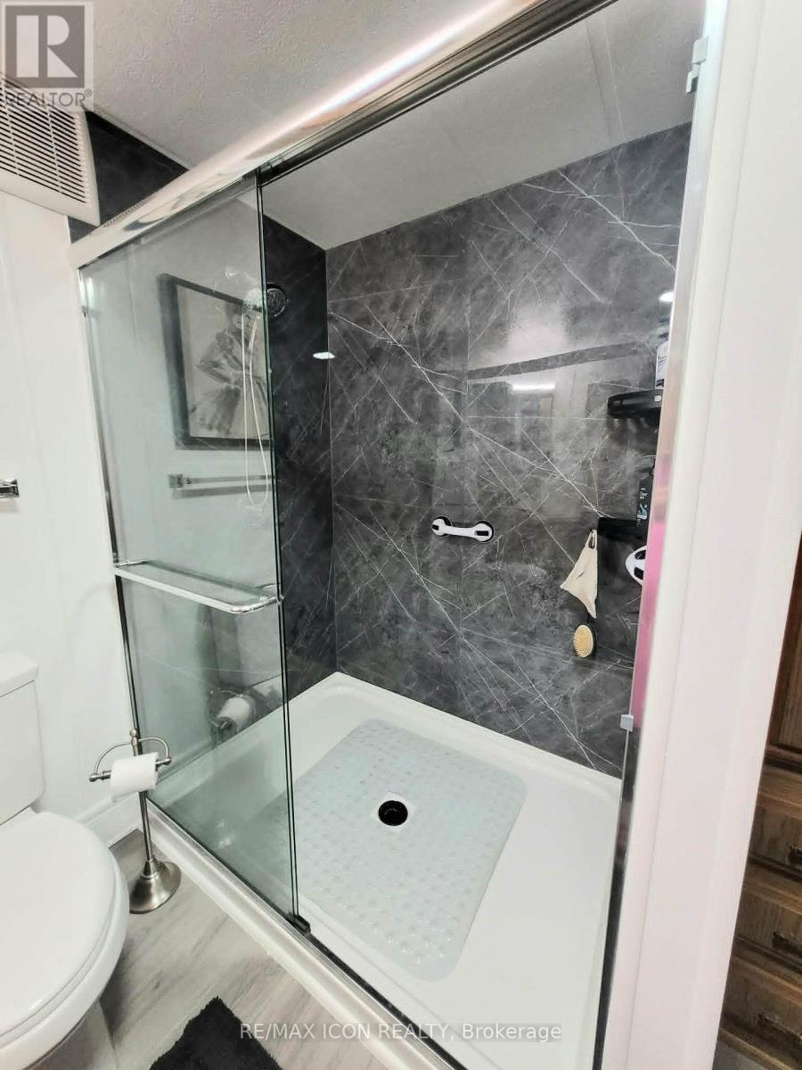 105 - 1940 LONDON LINE