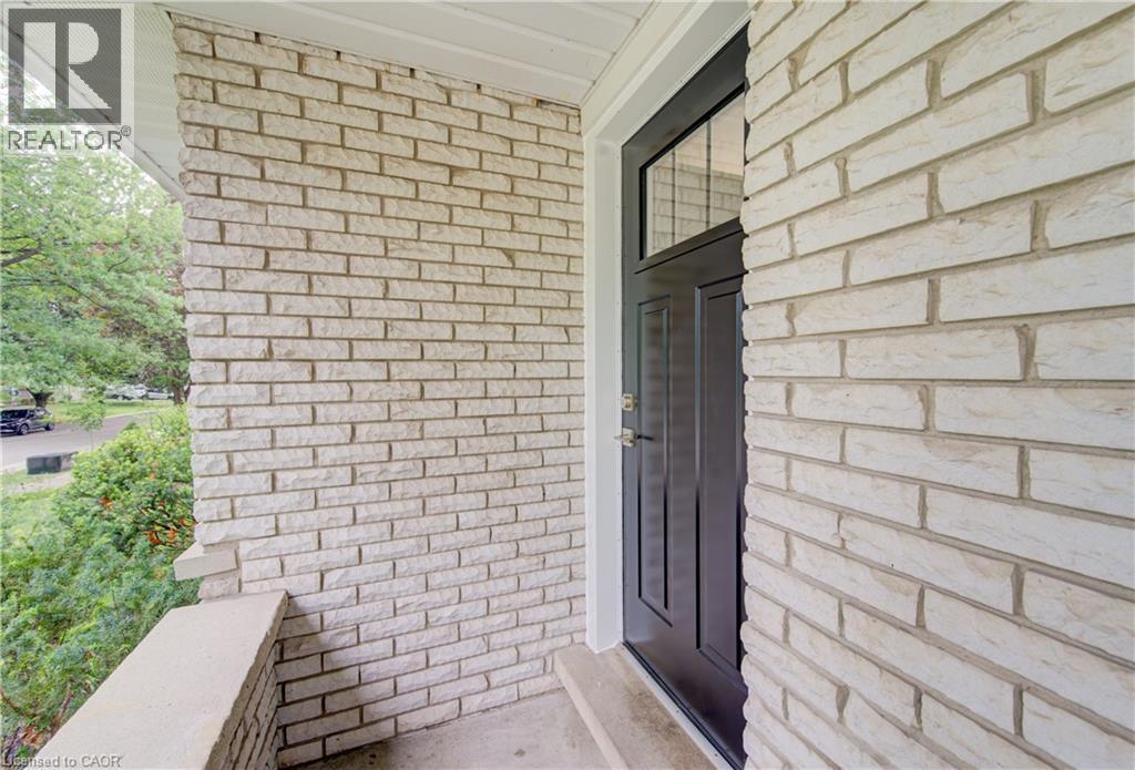 163 LYNNBROOK Crescent