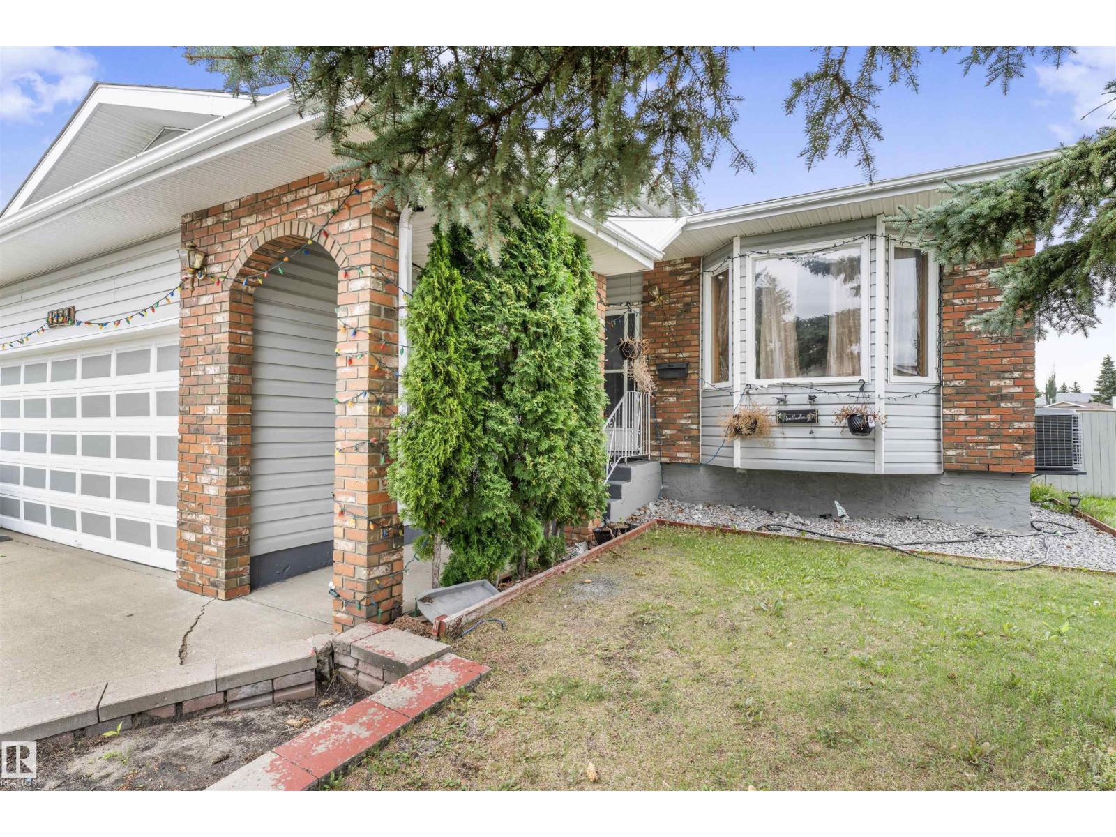 4231 32 AV NW