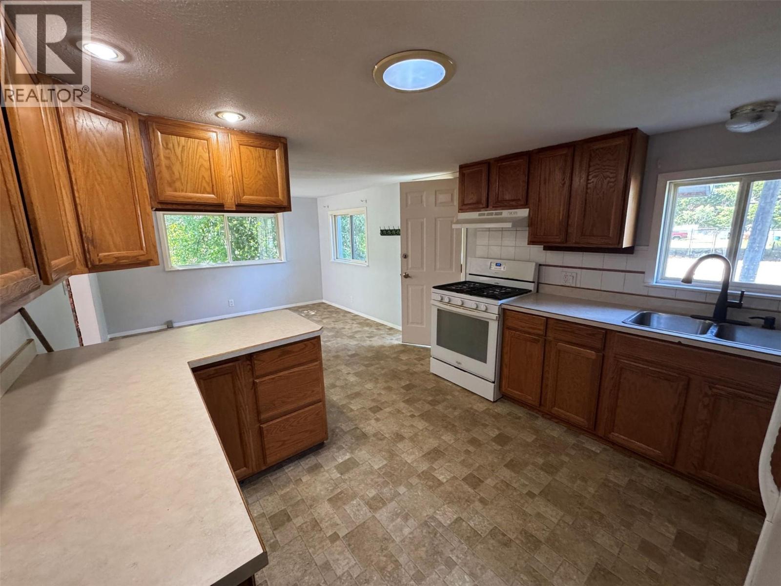 568 N Kimberly Avenue