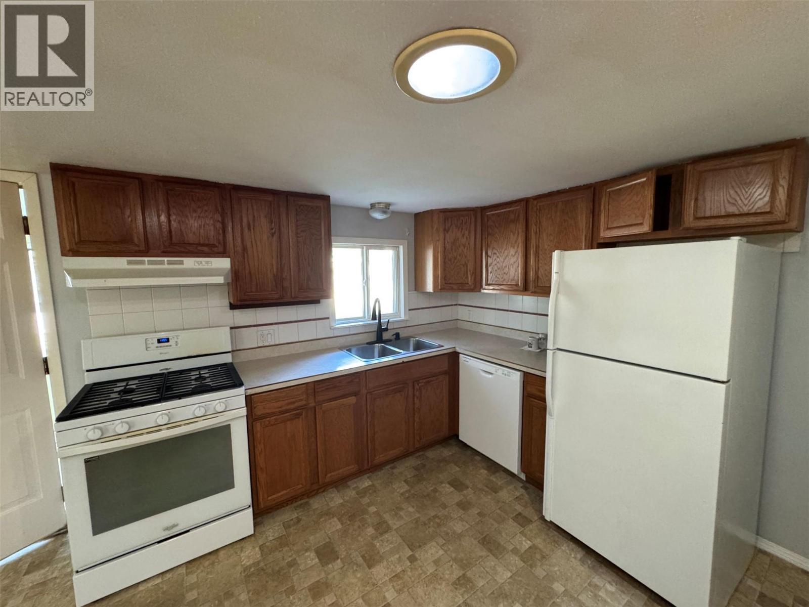 568 N Kimberly Avenue