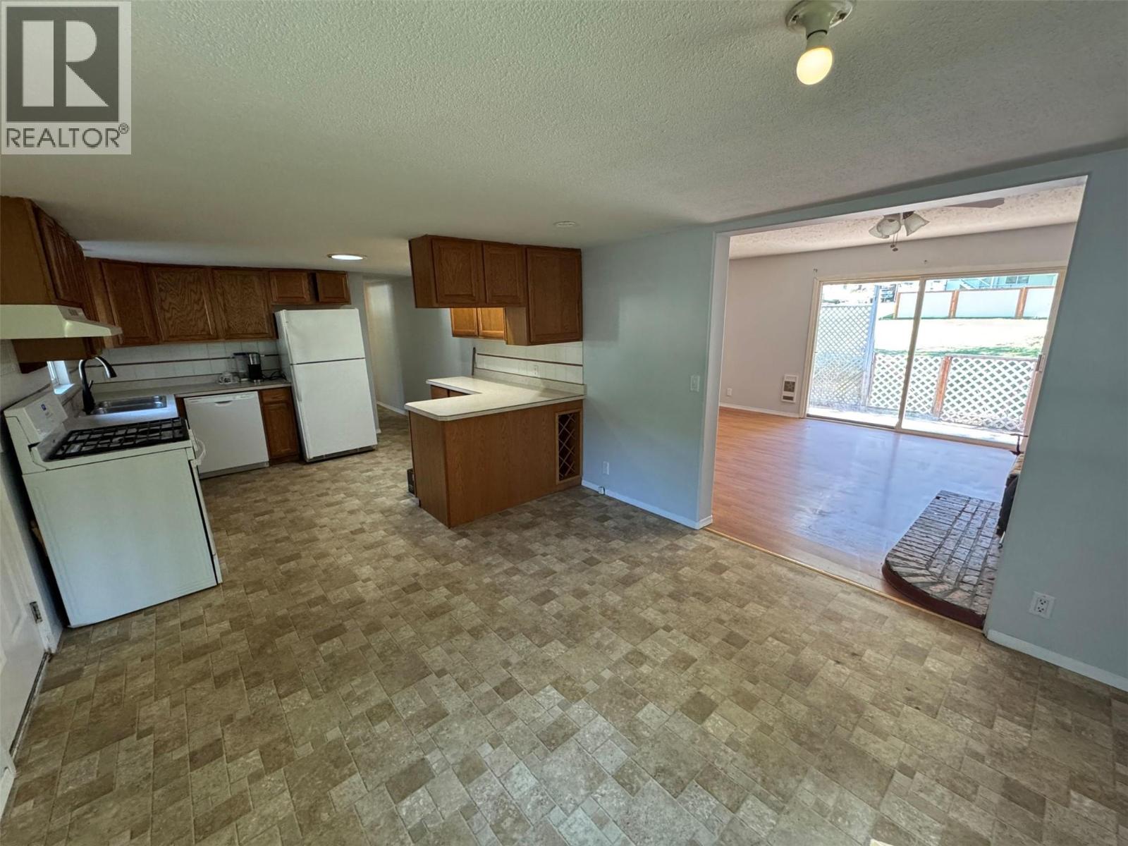 568 N Kimberly Avenue