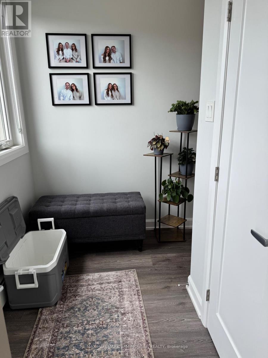 5 - 43 SENATORS GATE DRIVE