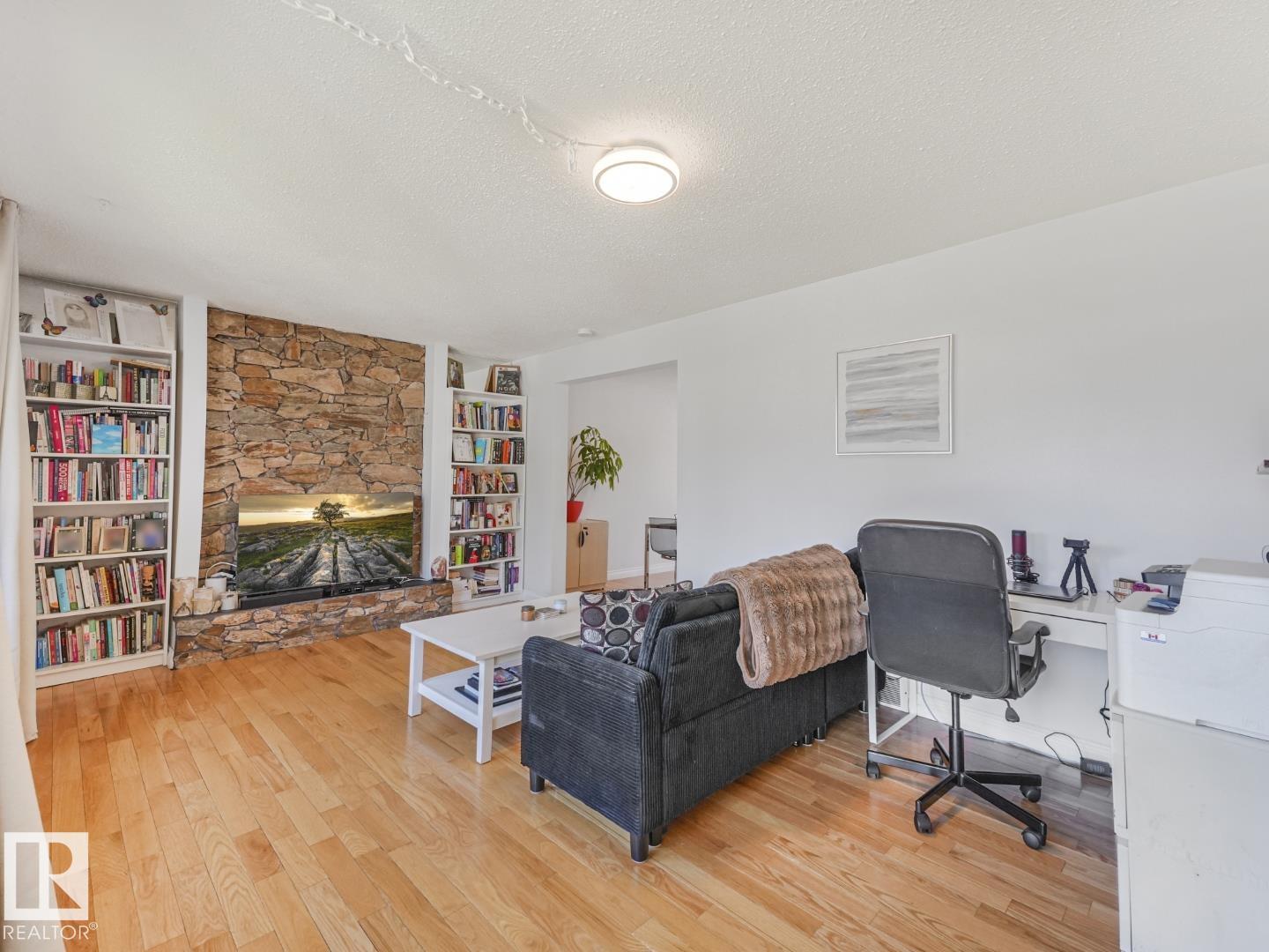 10511 26 AV NW