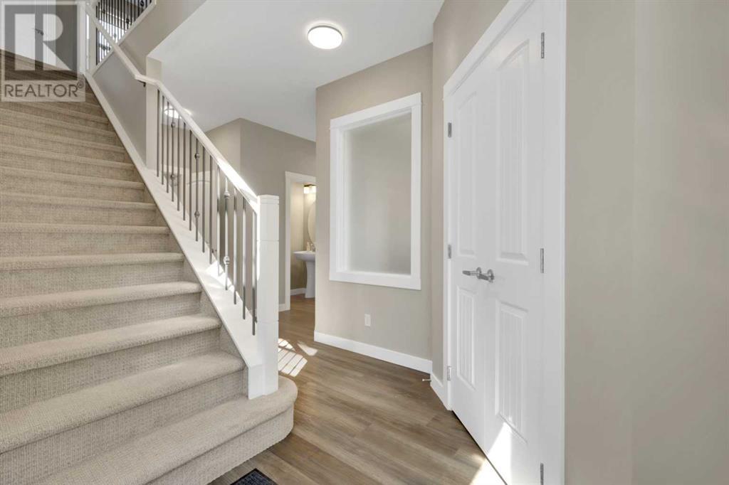 47 Corner Meadows Row NE