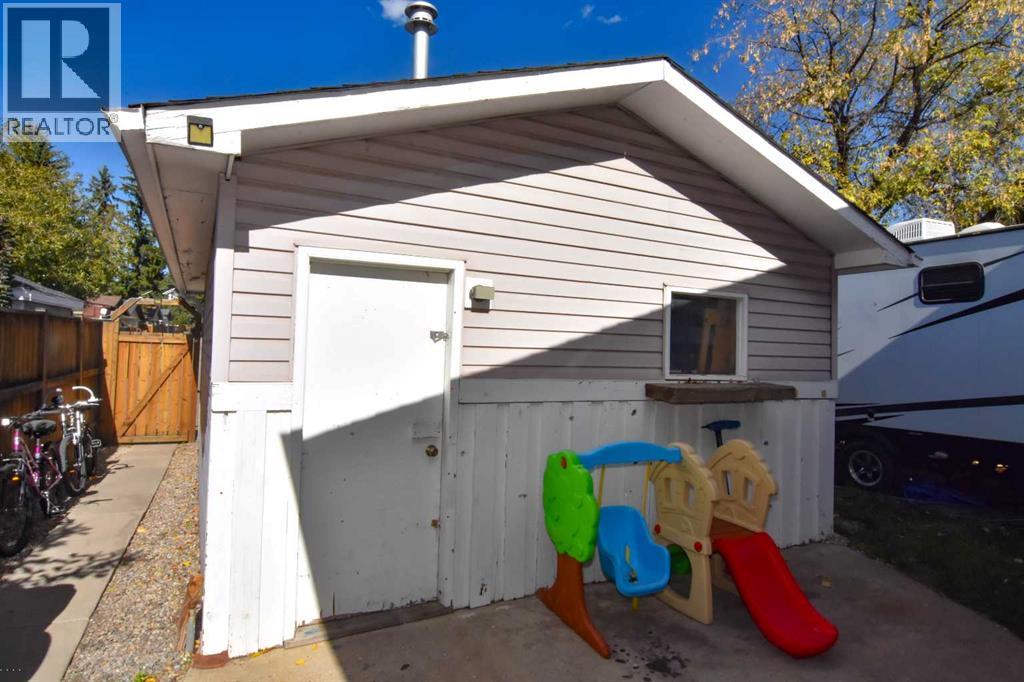 112 Woodvale Road SW