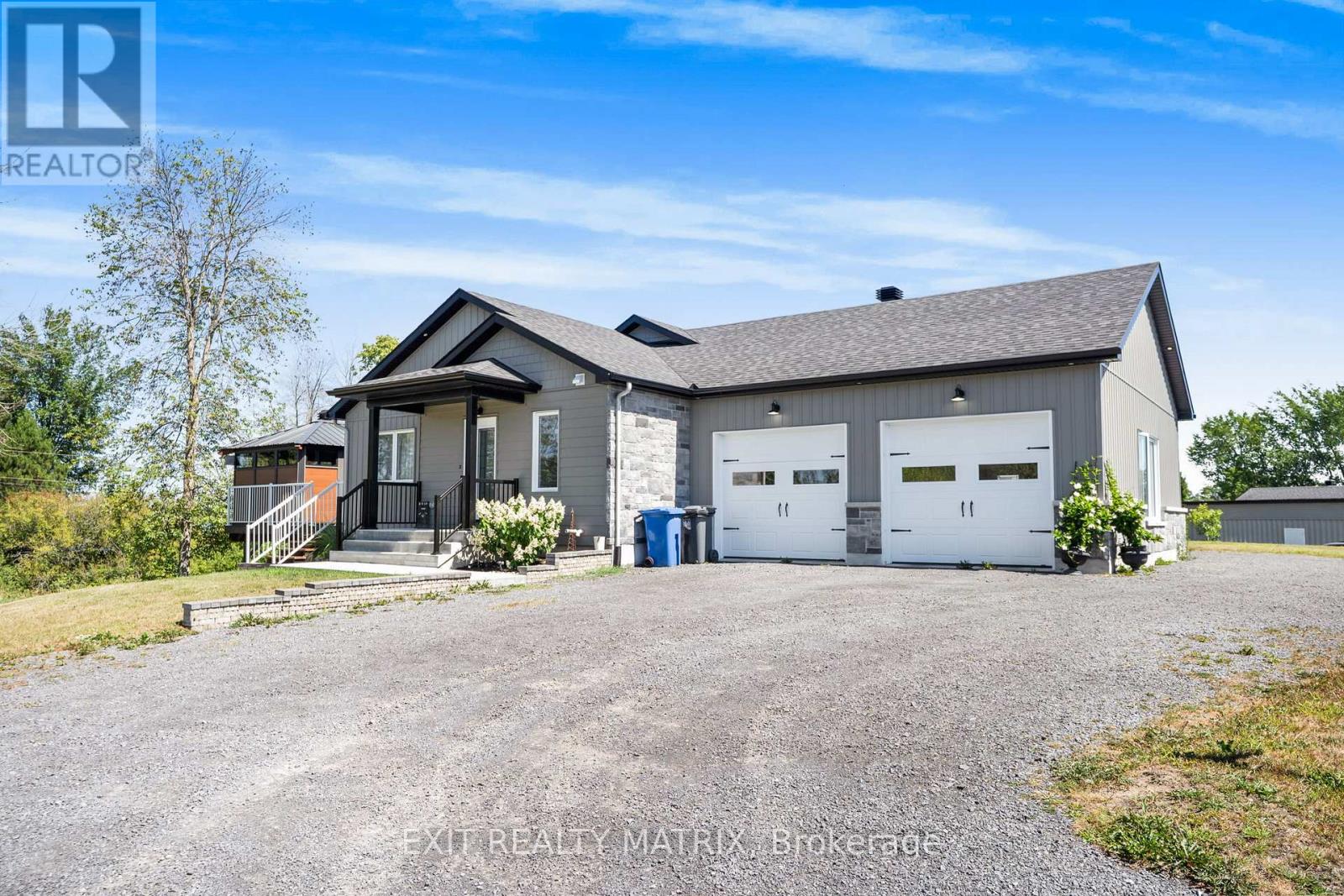 3515 FRONT ROAD E - Photo 2