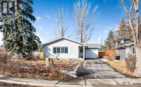 222 Springwood Place SW Calgary AB T2W0L3