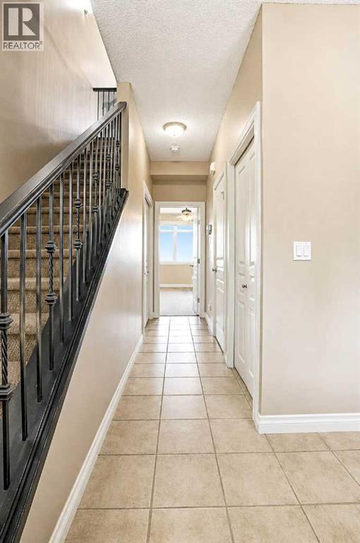 11, 148 Rockyledge View NW