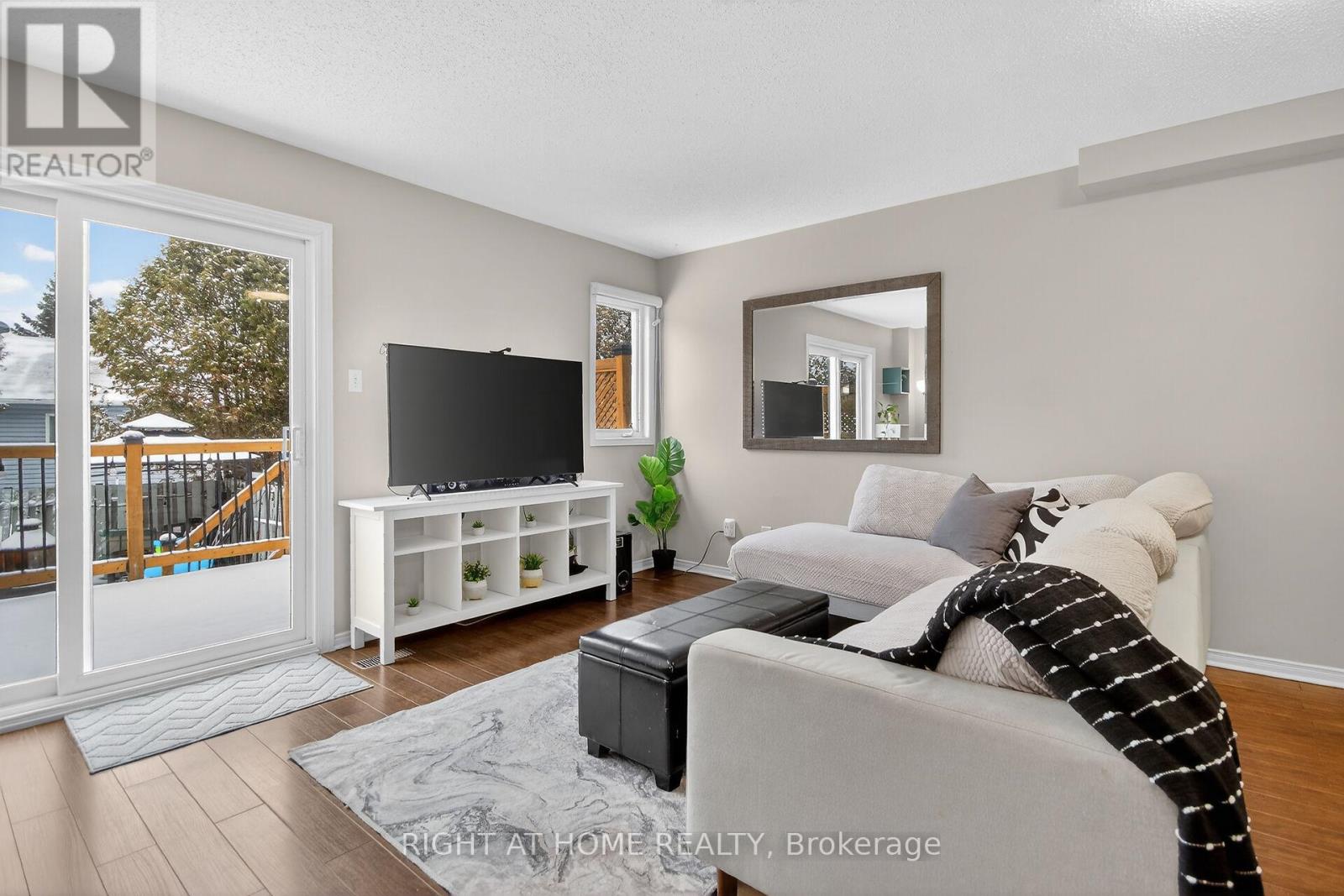 18 - 240 MISSISSIPPI COURT