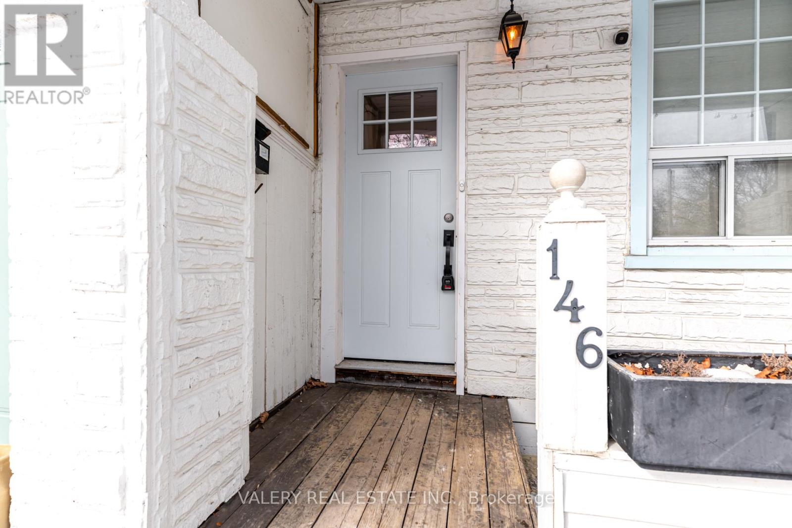 146 HANSON STREET