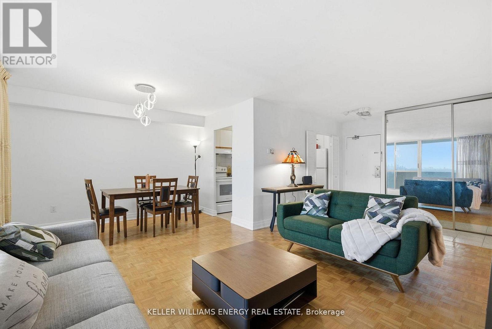 1514 - 1 MASSEY SQUARE