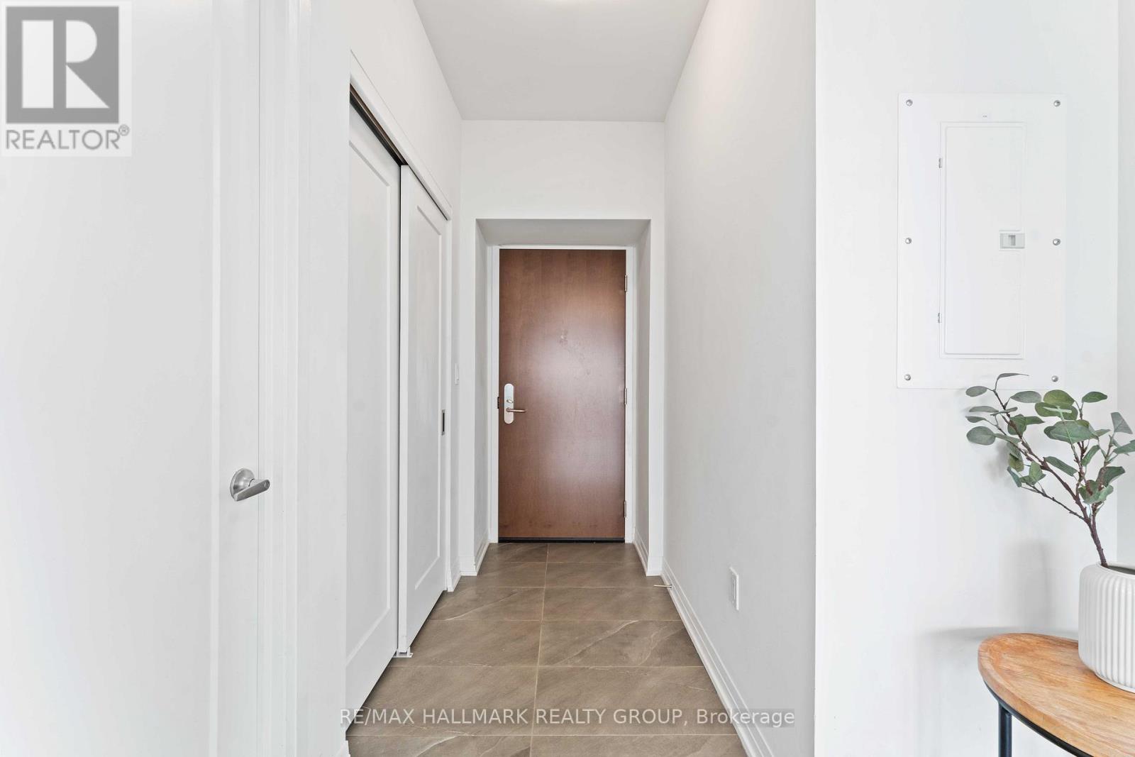 3108 - 805 CARLING AVENUE