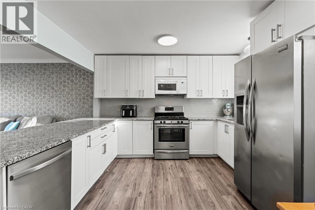 2 HIGHCOURT Crescent