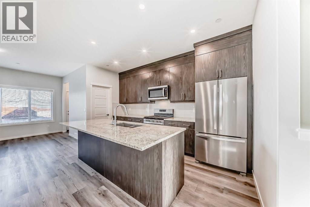 272 Livingston View NW