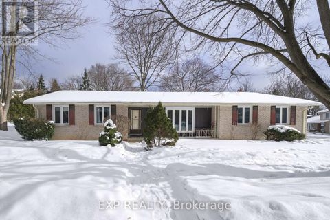 744 BARCLAY ROAD London South (South M) ON N6K1K7