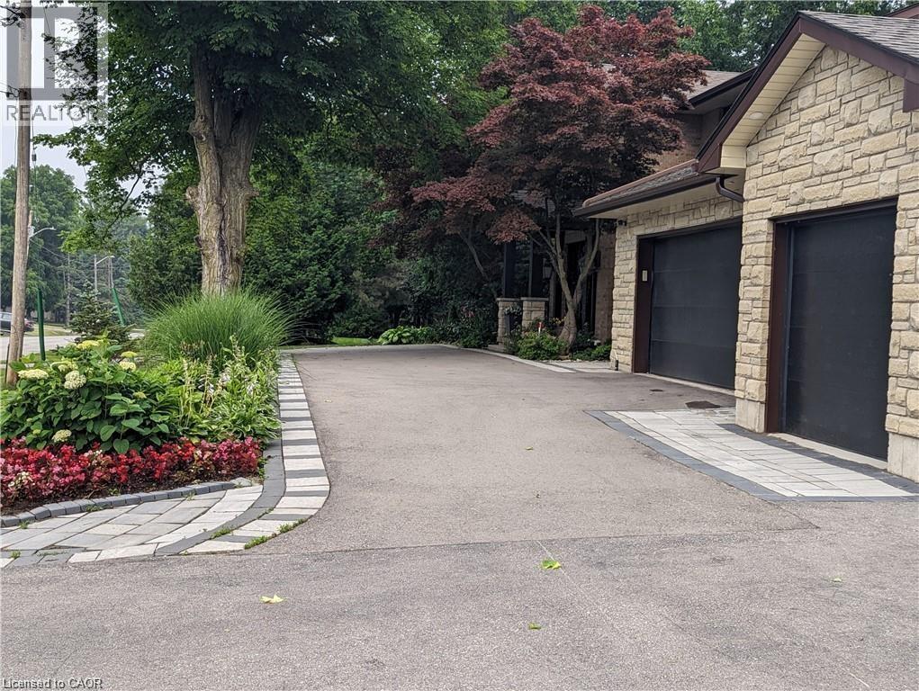355 EDGEHILL Drive
