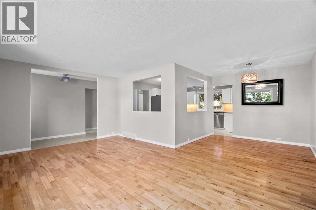 3043 Oakmoor Drive SW
